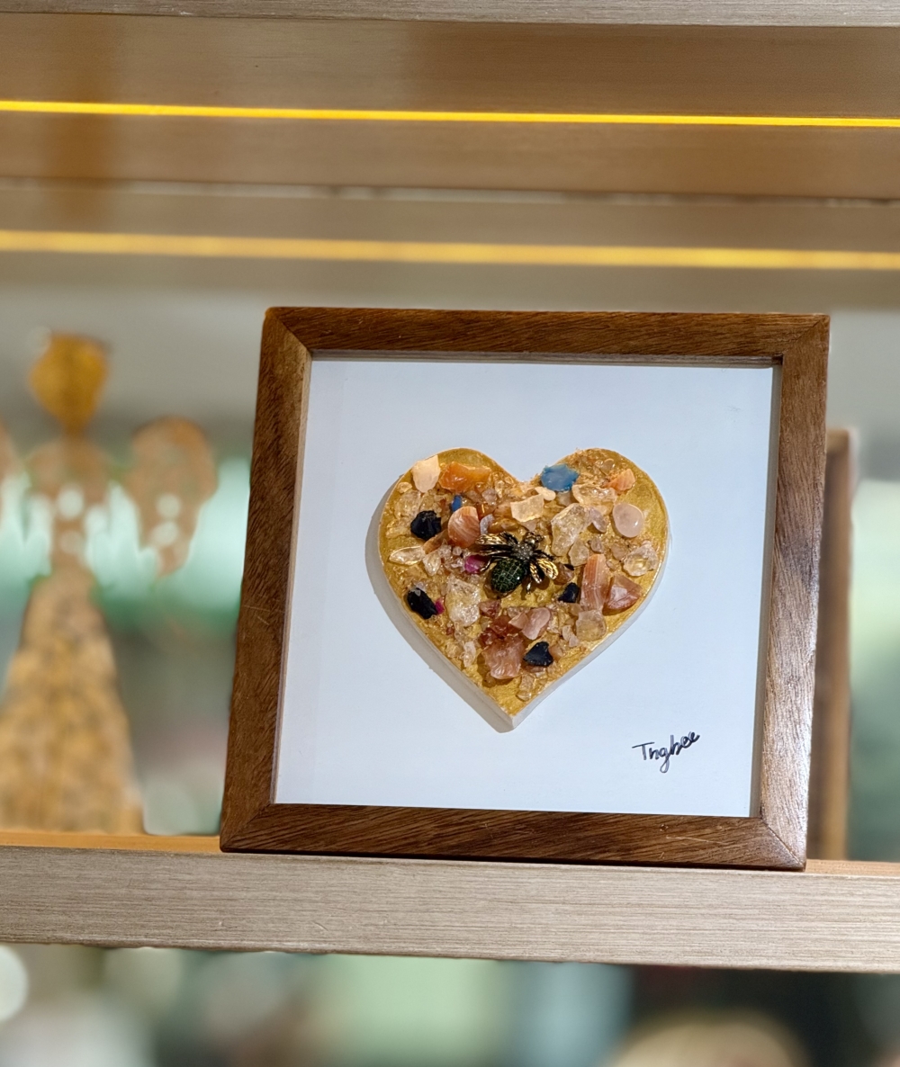 CORAZÓN ABEJA REINA DE VIDA